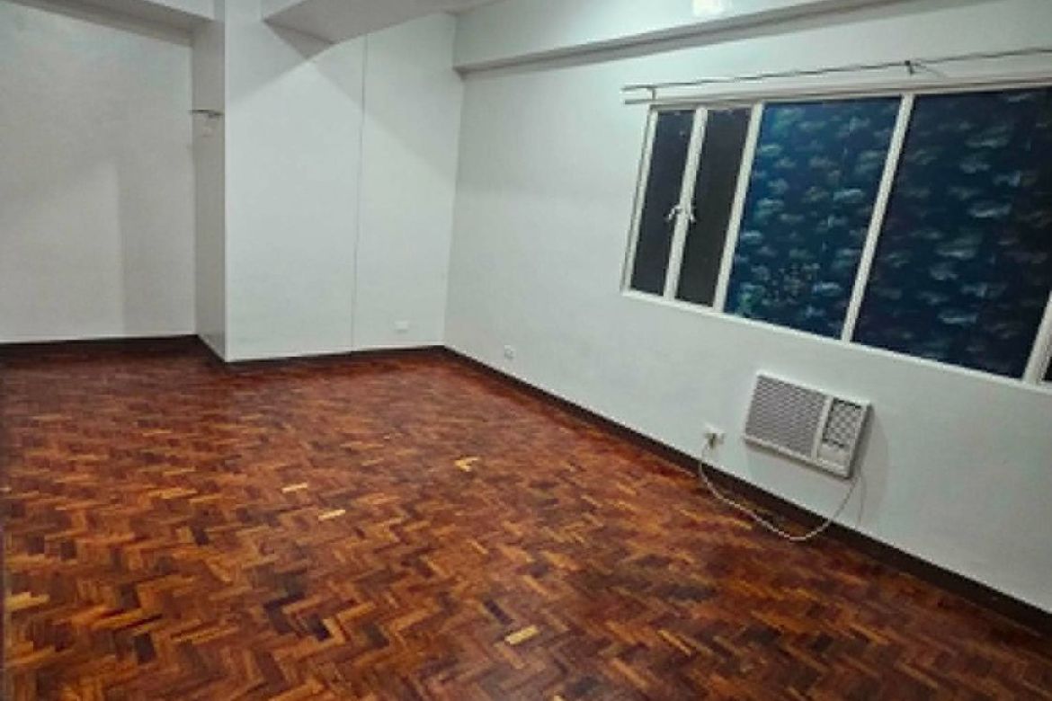 Condo for Sale in Pio Del Pilar, Makati, Metro Manila – photo 2