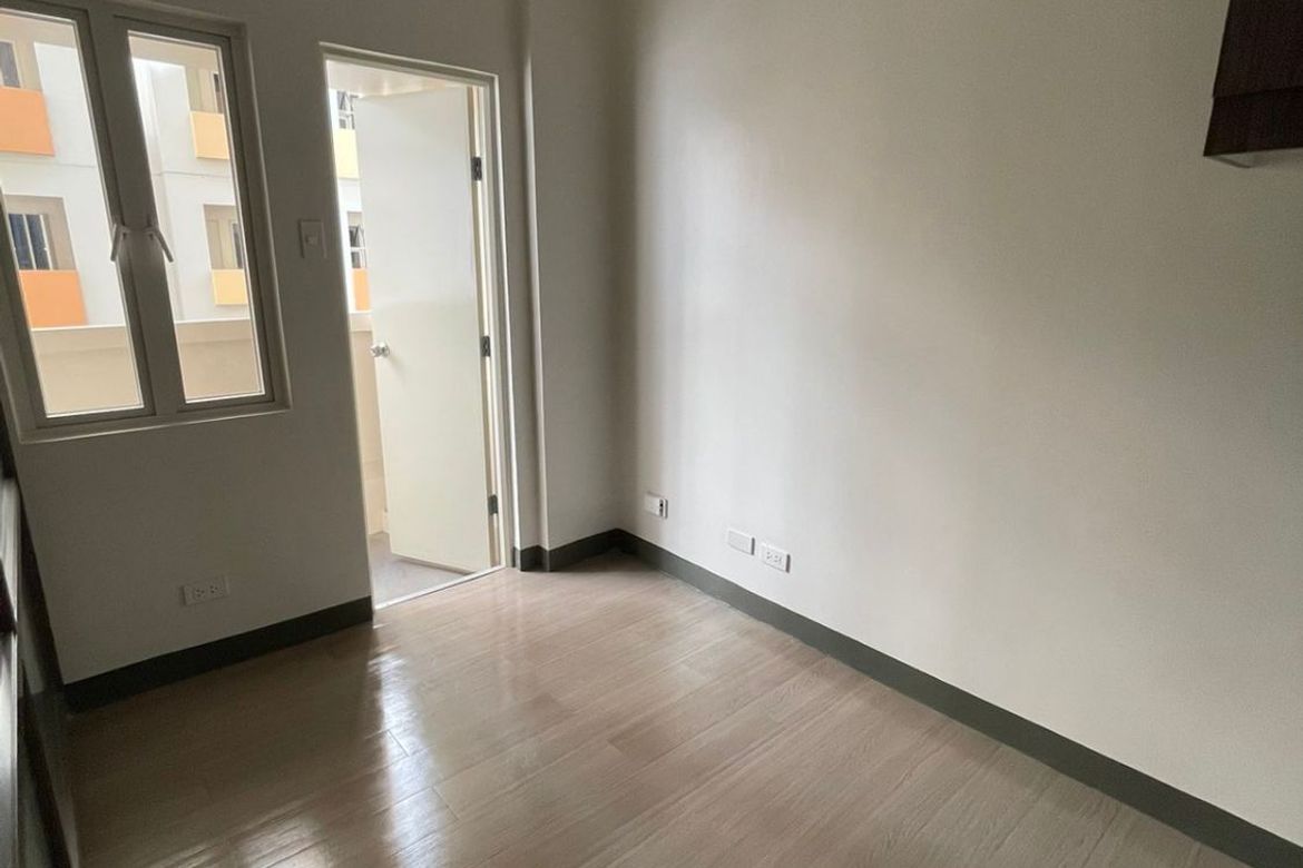 Condo for Sale in Pioneer Heights 1, Highway Hills, Mandaluyong, Metro Manila near MRT-3 Boni – photo 3