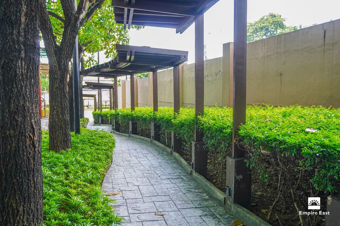 Condo for Sale in Pioneer Woodlands, Barangka Ilaya, Mandaluyong, Metro Manila near MRT-3 Boni – photo 2