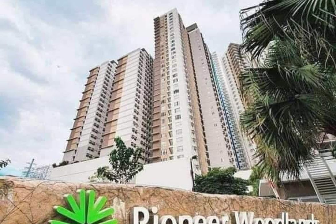 Condo for Sale in Pioneer Woodlands, Barangka Ilaya, Mandaluyong, Metro Manila near MRT-3 Boni