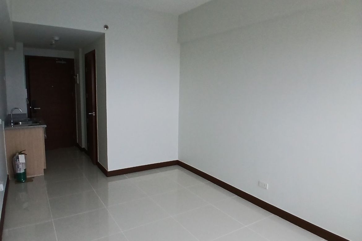 Condo for Sale in Quantum Residences, Barangay 49, Pasay, Metro Manila near LRT-1 Gil Puyat