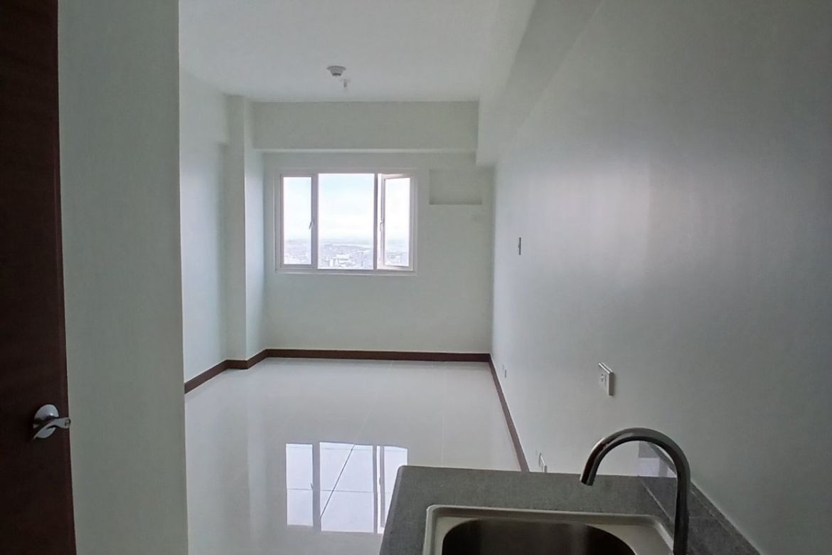 Condo for Sale in Quantum Residences, Barangay 49, Pasay, Metro Manila near LRT-1 Gil Puyat – photo 3