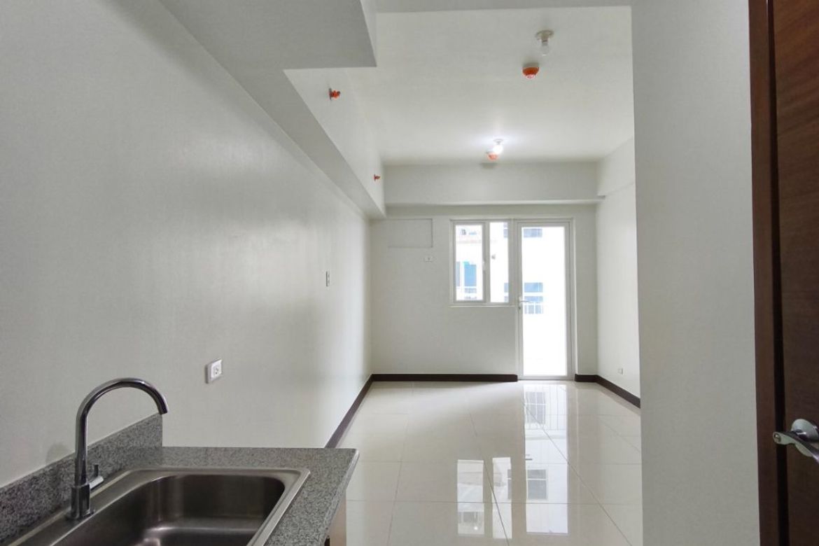 Condo for Sale in Quantum Residences, Barangay 49, Pasay, Metro Manila near LRT-1 Gil Puyat – photo 3