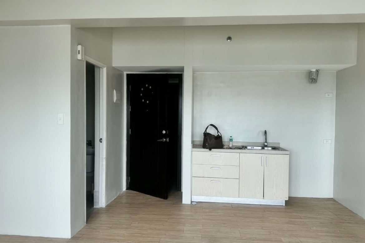 Condo for Sale in Santa Ana, Manila, Metro Manila – photo 2