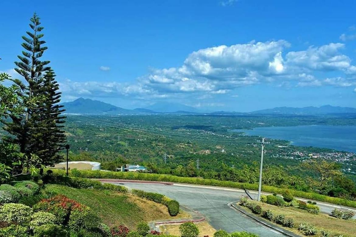 Condo for Sale in Silang Junction North, Tagaytay, Cavite – photo 8