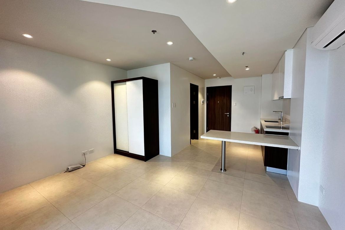 Condo for Sale in Tambuli Seaside Living, Mactan, Lapu-Lapu, Cebu – photo 4