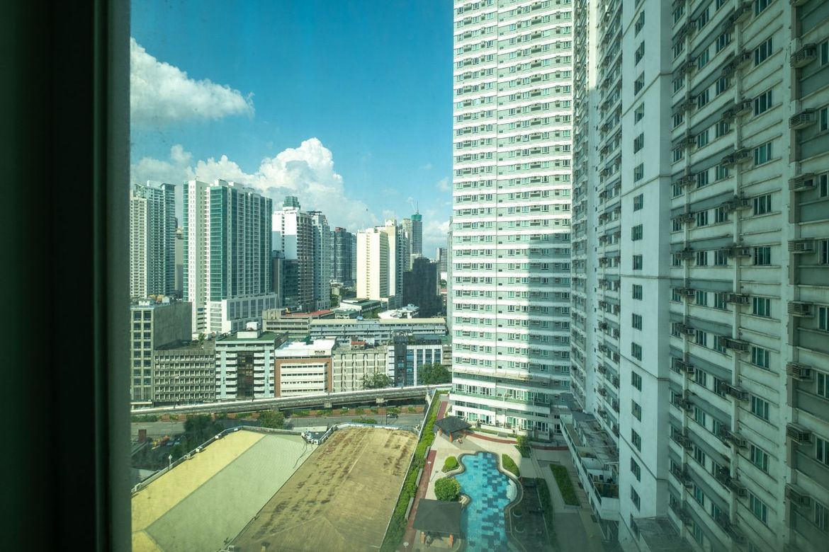 Condo for Sale in The Beacon, Bangkal, Makati City near MRT-3 Magallanes – photo 3