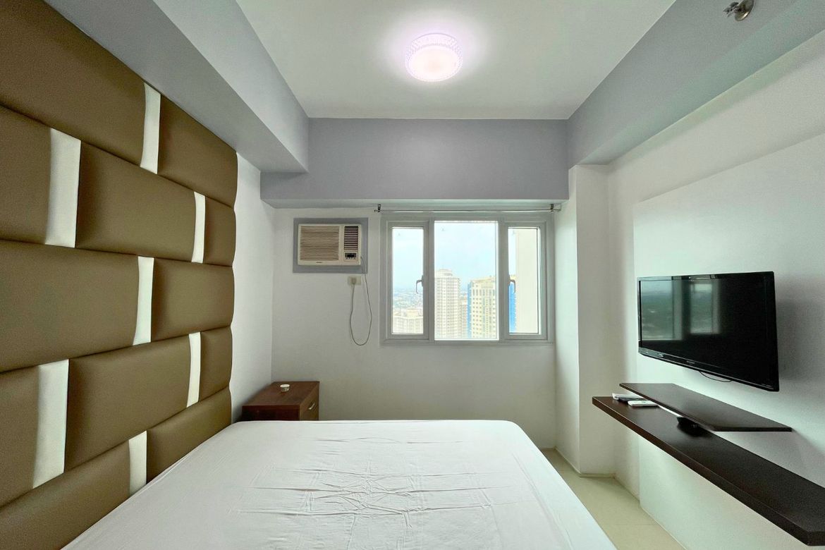 Condo for Sale in The Beacon, Bangkal, Makati, Metro Manila near MRT-3 Magallanes – photo 2