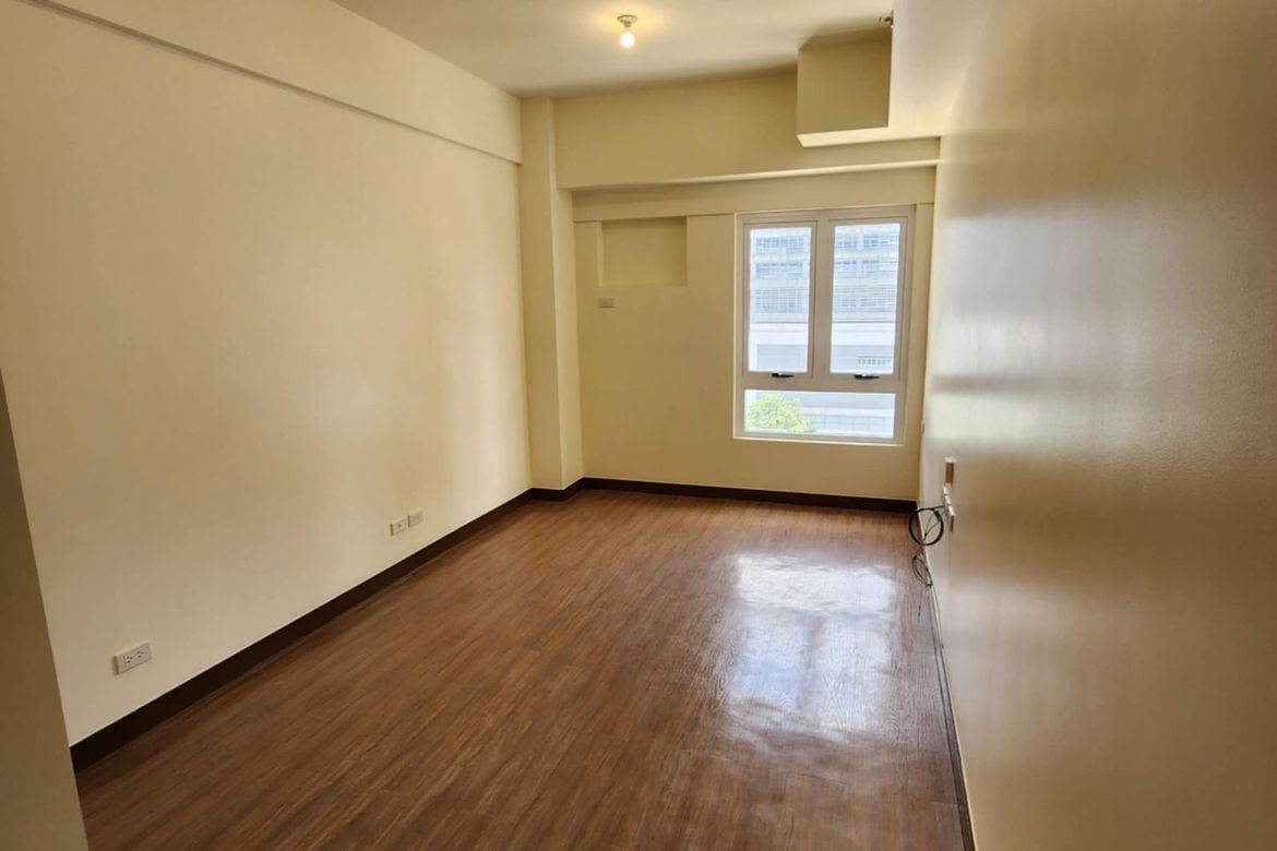 Condo for Sale in The Camden Place, Malate, Manila, Metro Manila
