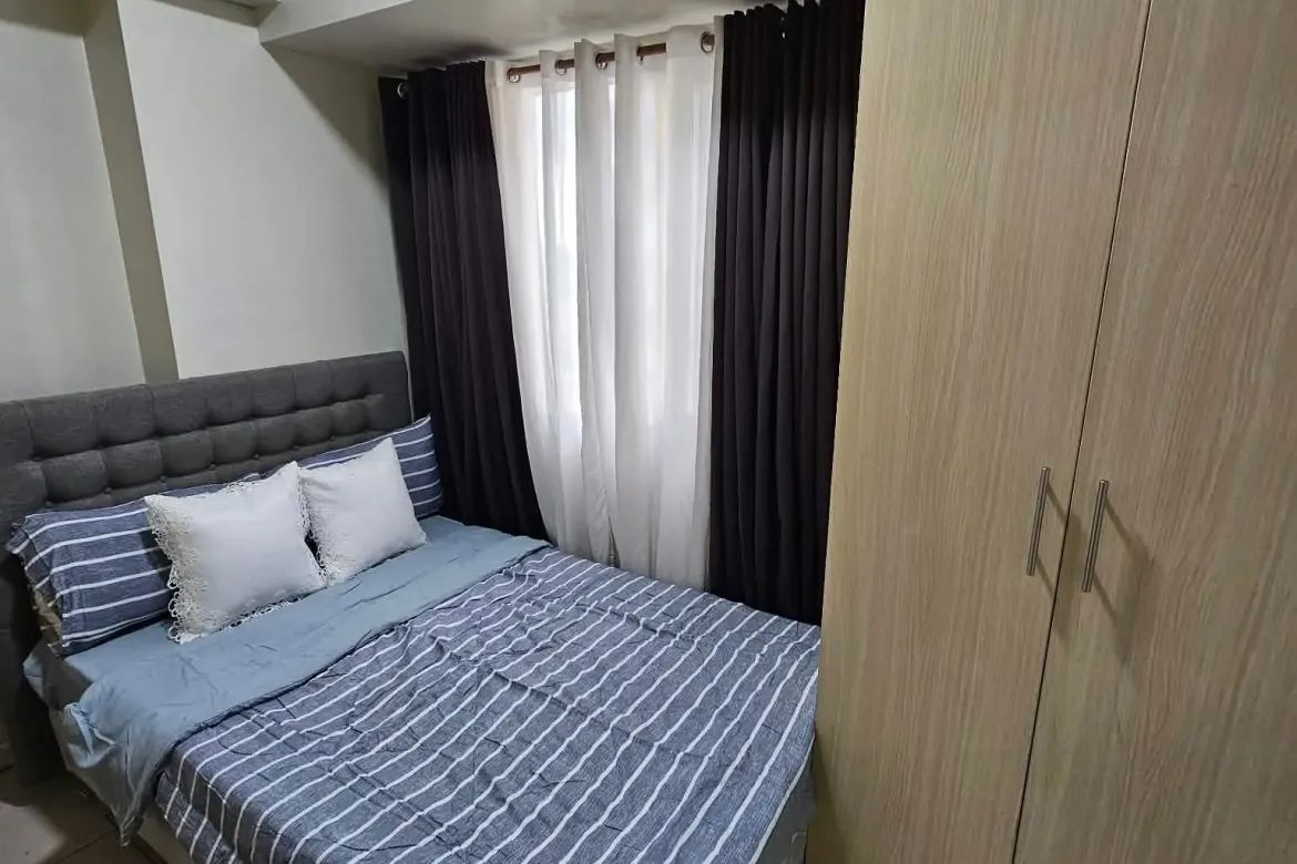 Condo for Sale in The Columns At Legaspi Village, San Lorenzo, Makati City