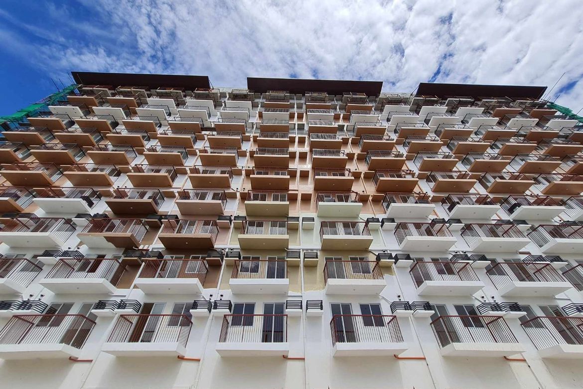 Condo for Sale in The Hermosa by COHO, Pulang Lupa Uno, Las Piñas, Metro Manila