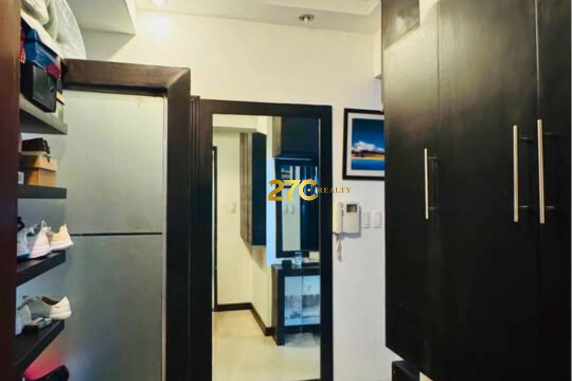 Condo for Sale in The Malayan Plaza, San Antonio, Pasig, Metro Manila near MRT-3 Ortigas – photo 7