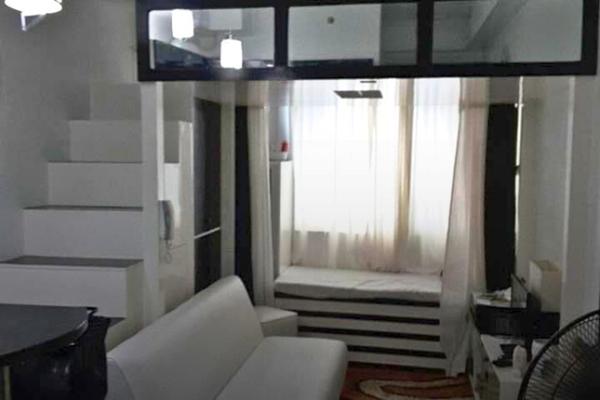 Condo for Sale in The Pearl Place, San Antonio, Pasig, Metro Manila near MRT-3 Shaw Boulevard