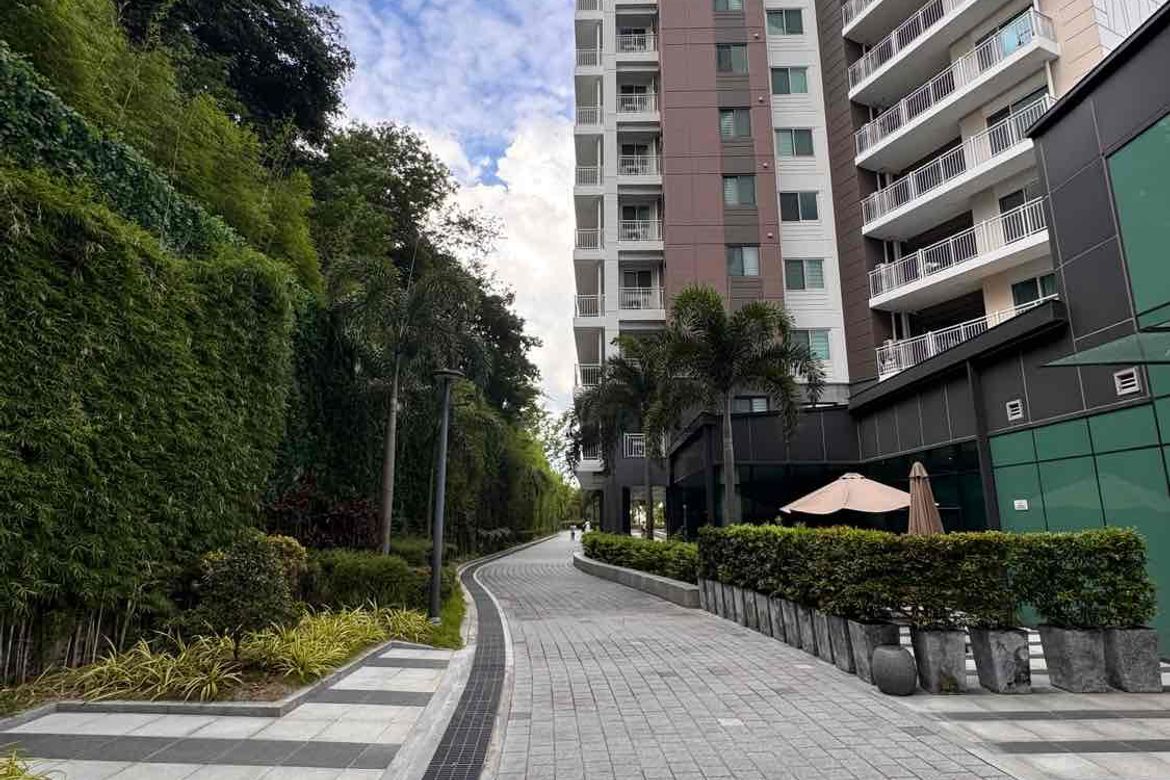 Condo for Sale in The Sharp Clark Hills, Balibago, Angeles, Pampanga – photo 2