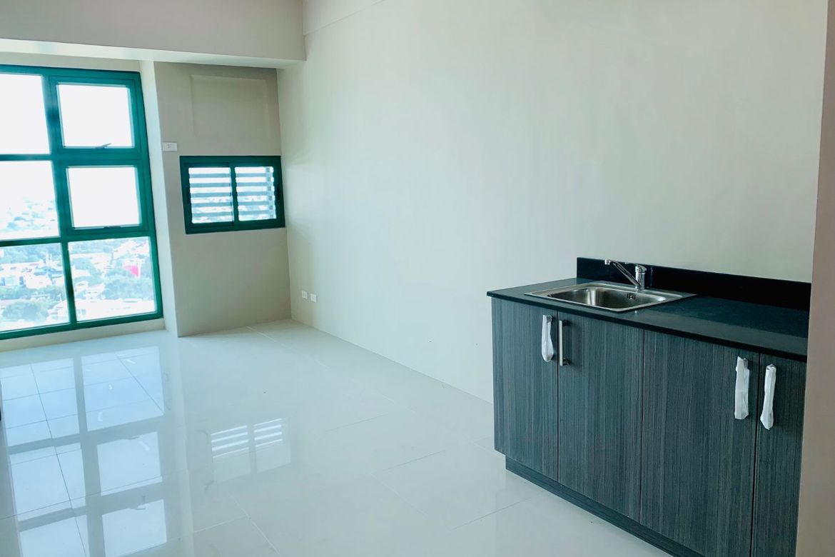 Condo for Sale in The Symphony Towers, South Triangle, Quezon City, Metro Manila near MRT-3 Kamuning