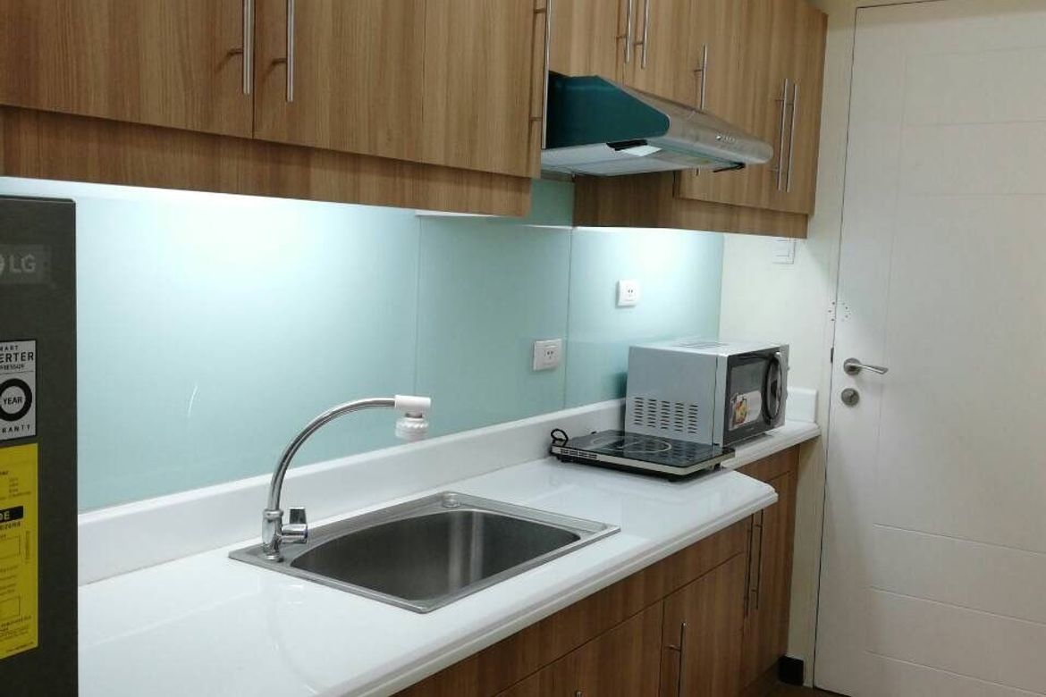 Condo for Sale in Zinnia Towers, Katipunan, Quezon City, Metro Manila near LRT-1 Roosevelt – photo 5