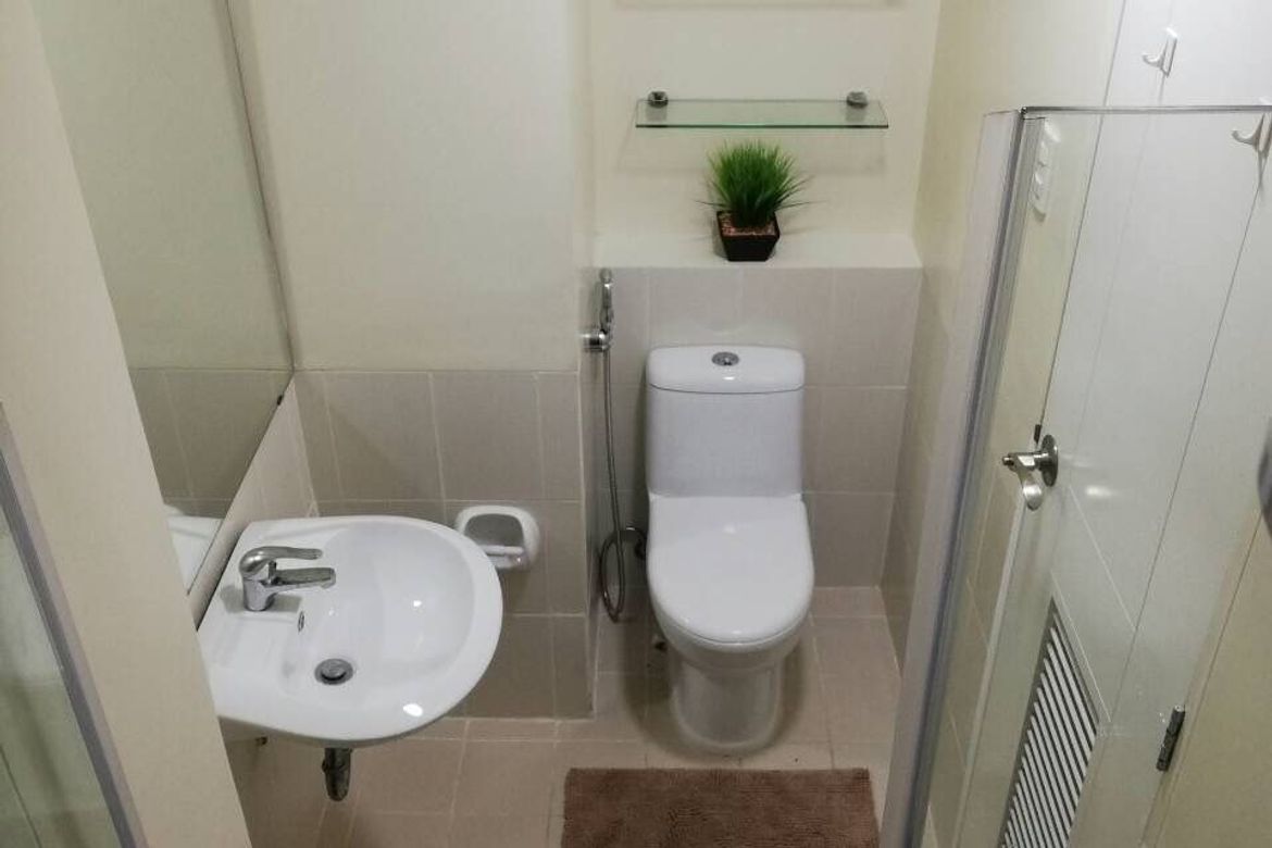 Condo for Sale in Zinnia Towers, Katipunan, Quezon City, Metro Manila near LRT-1 Roosevelt – photo 6
