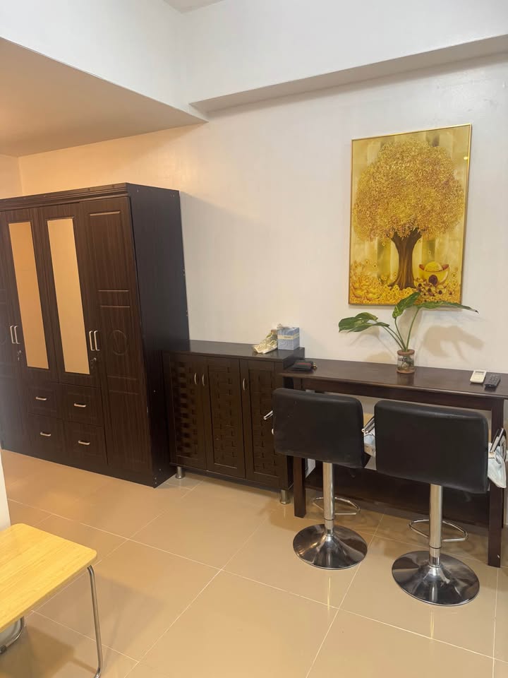 Fully Furnished 2-Bedroom Condo for Sale in Quezon City – photo 2