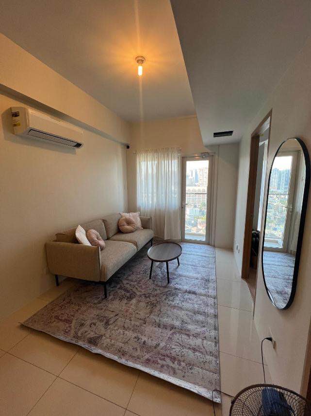 Furnished 1-Bedroom Condo for Sale at Times Square West, BGC – photo 2
