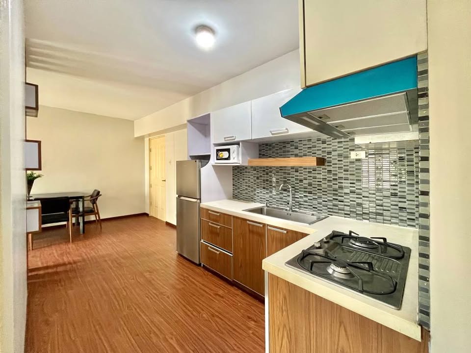Furnished 2-Bedroom Condo with Balcony for Sale at Avida Towers Makati West – photo 7