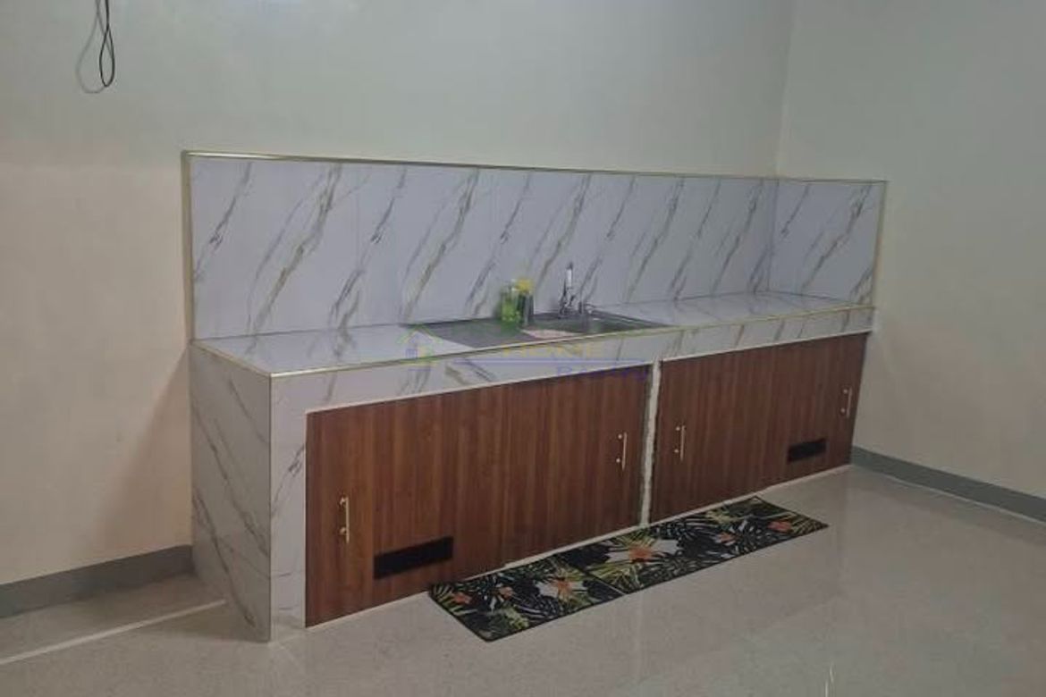 House for Sale in Barangay 93, Caloocan, Metro Manila near LRT-1 Monumento – photo 2