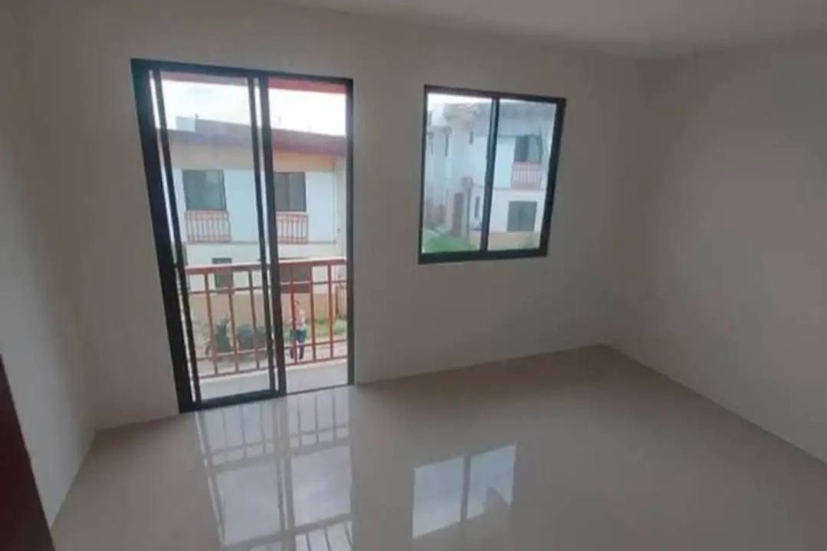 House for Sale in Central Poblacion, Naga, Cebu – photo 4