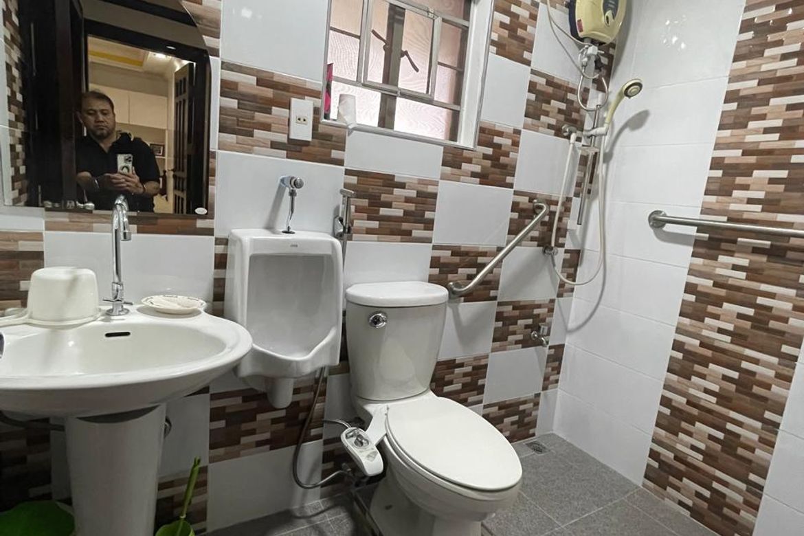 House for Sale in Kapitolyo, Pasig, Metro Manila – photo 8