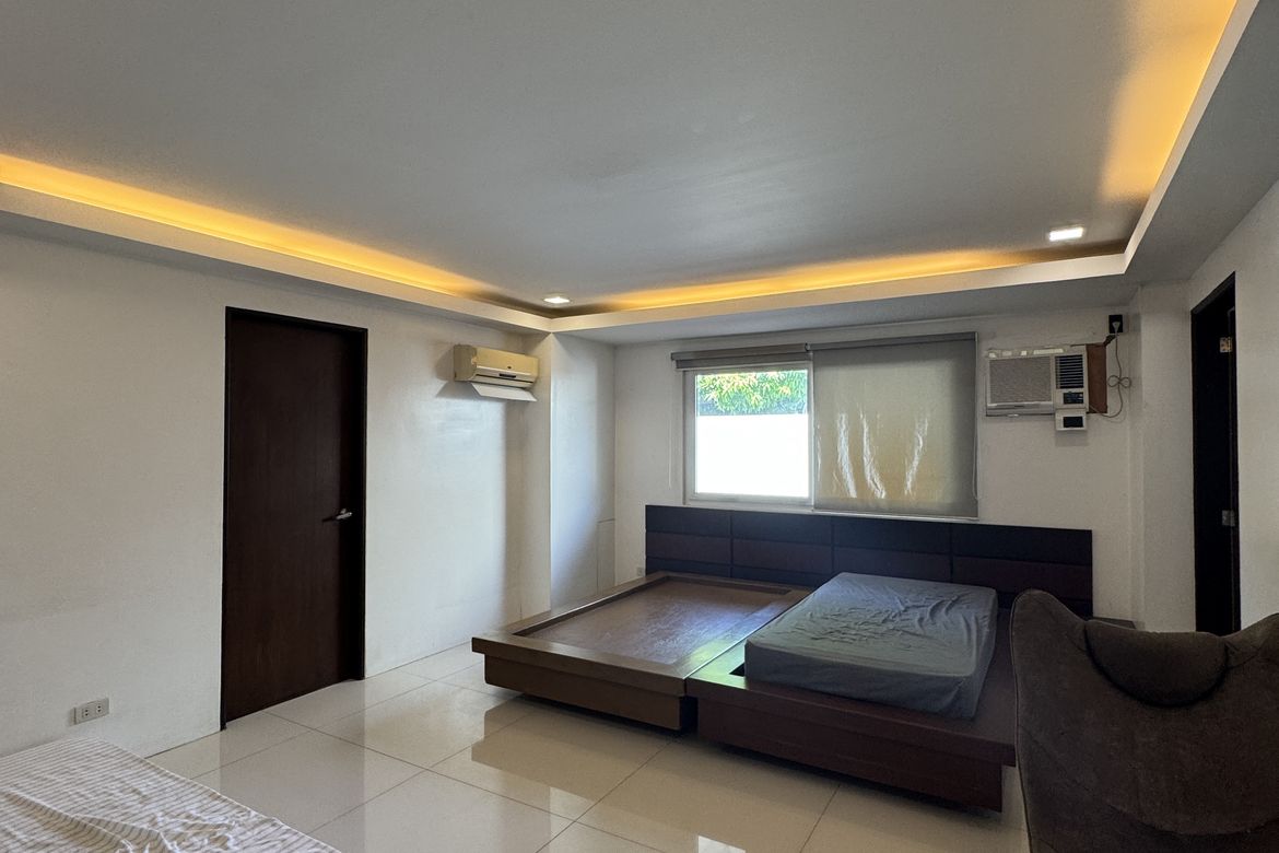 House for Sale in Merville, Parañaque, Metro Manila – photo 8