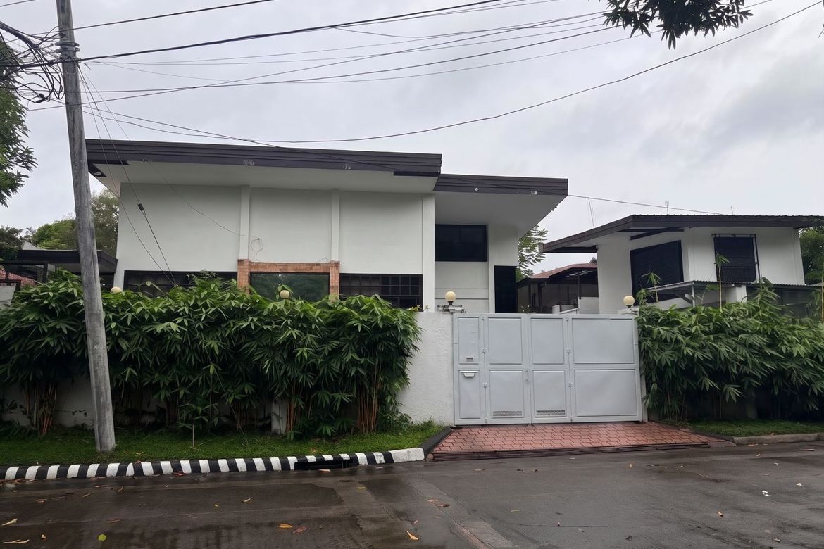 House for Sale in Merville, Parañaque, Metro Manila – photo 3