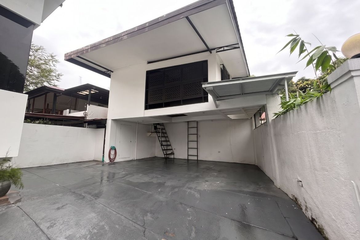 House for Sale in Merville, Parañaque, Metro Manila – photo 5