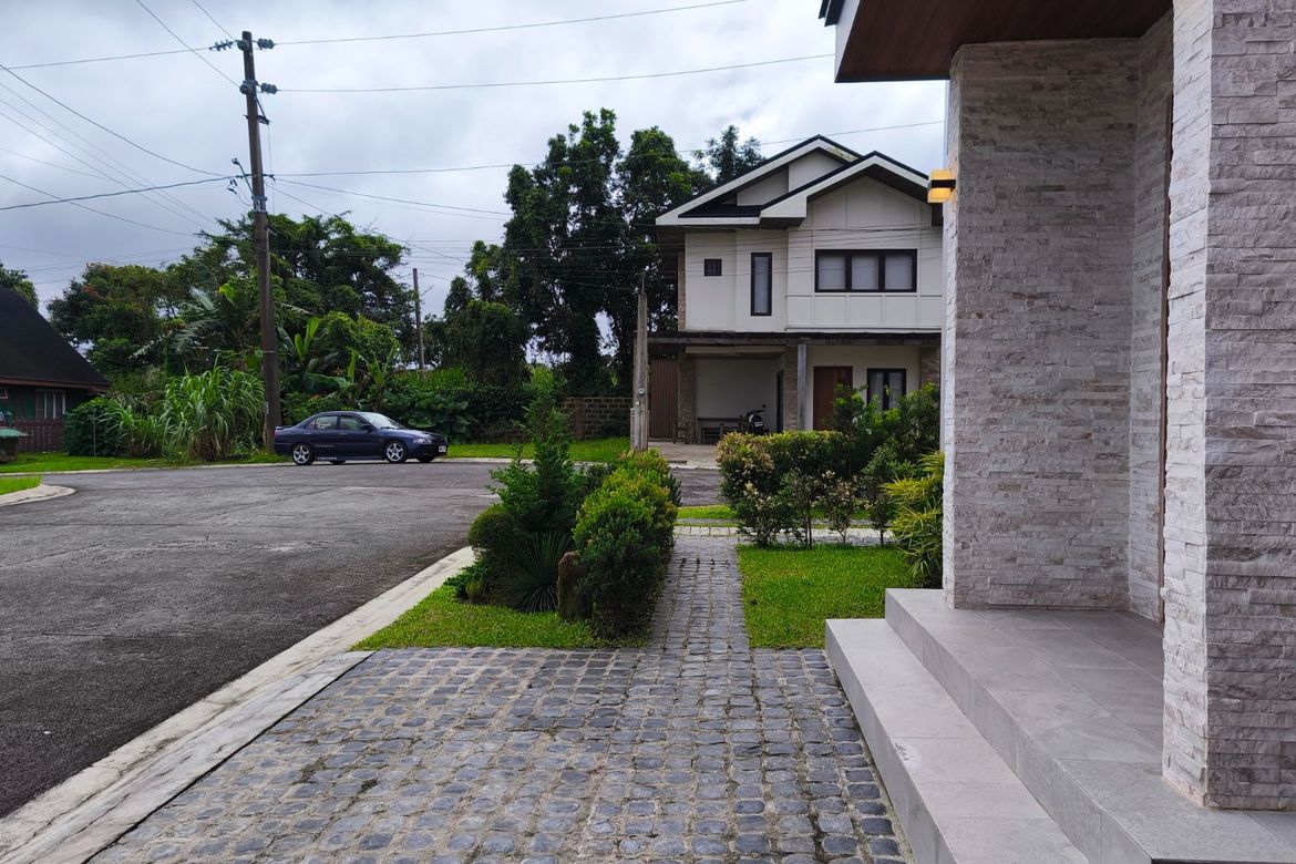 House for Sale in Patutong Malaki North, Tagaytay, Cavite – photo 4