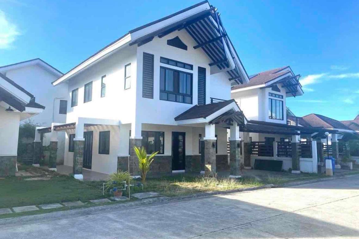 House for Sale in Poblacion, Argao, Cebu