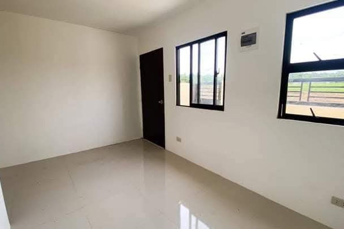 House for Sale in Poblacion, Mariveles, Bataan – photo 2