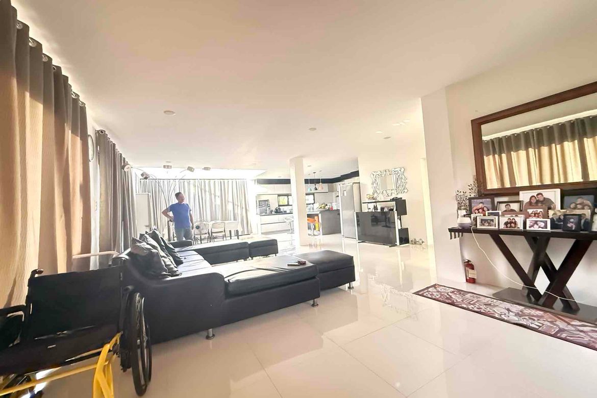 House for Sale in Poblacion Occidental, Consolacion, Cebu – photo 8