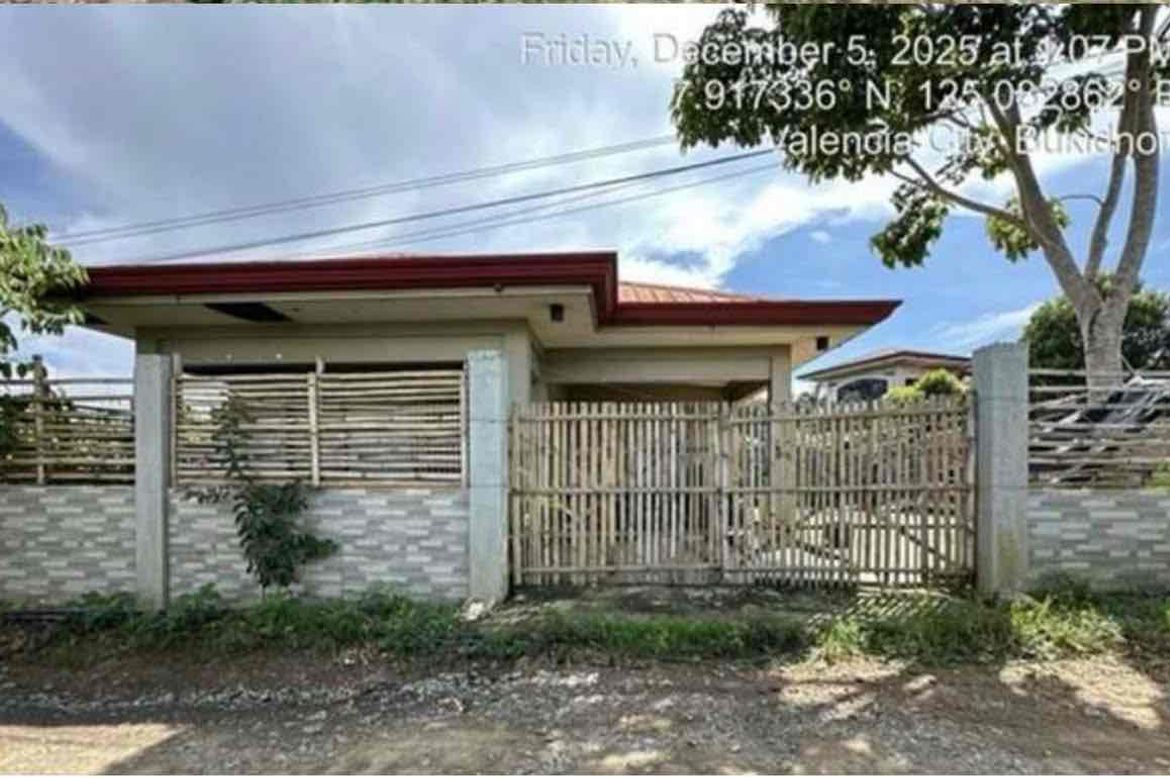 House for Sale in Poblacion, Valencia, Bukidnon – photo 2