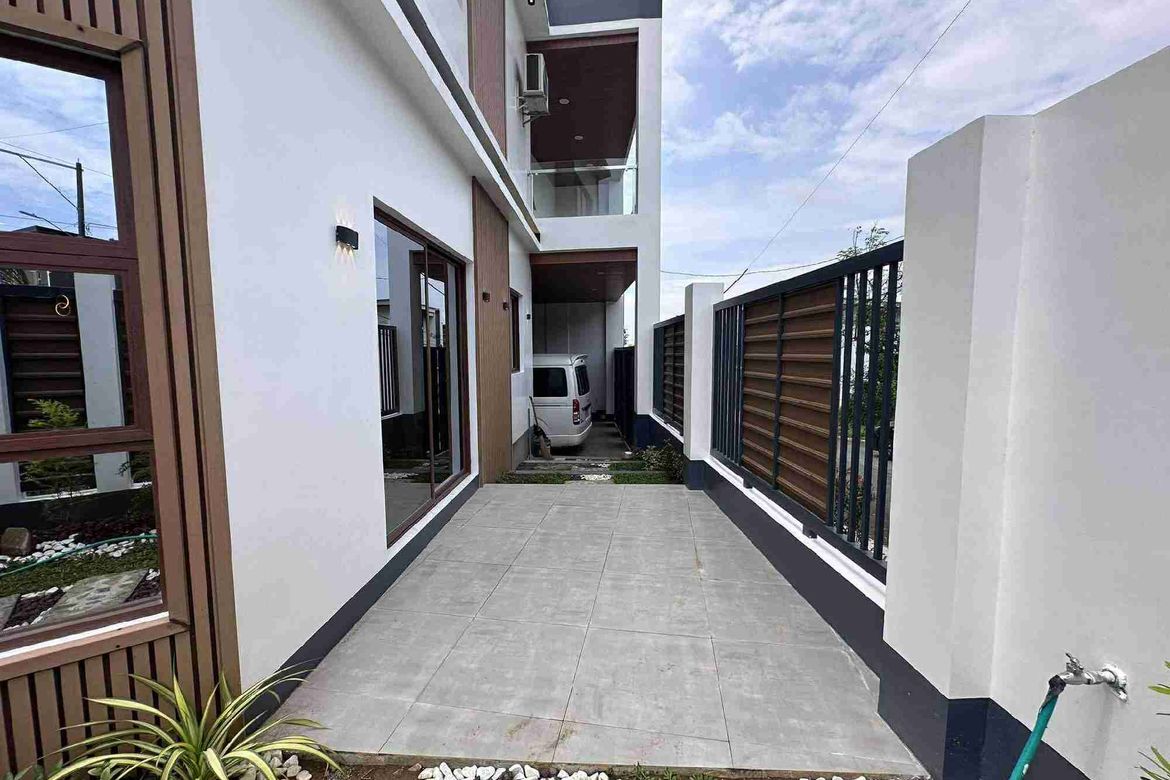 House for Sale in San Isidro, Antipolo, Rizal – photo 2