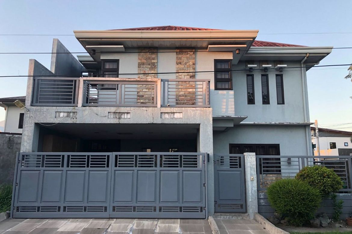 House for Sale in Santo Rosario, San Fernando, Pampanga