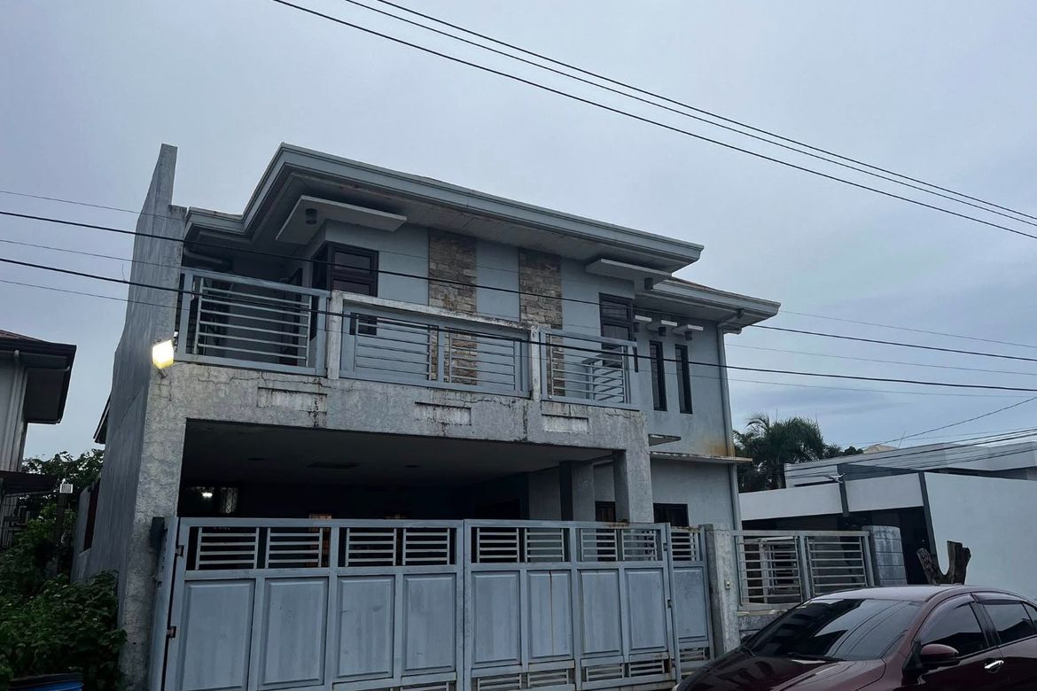 House for Sale in Santo Rosario, San Fernando, Pampanga