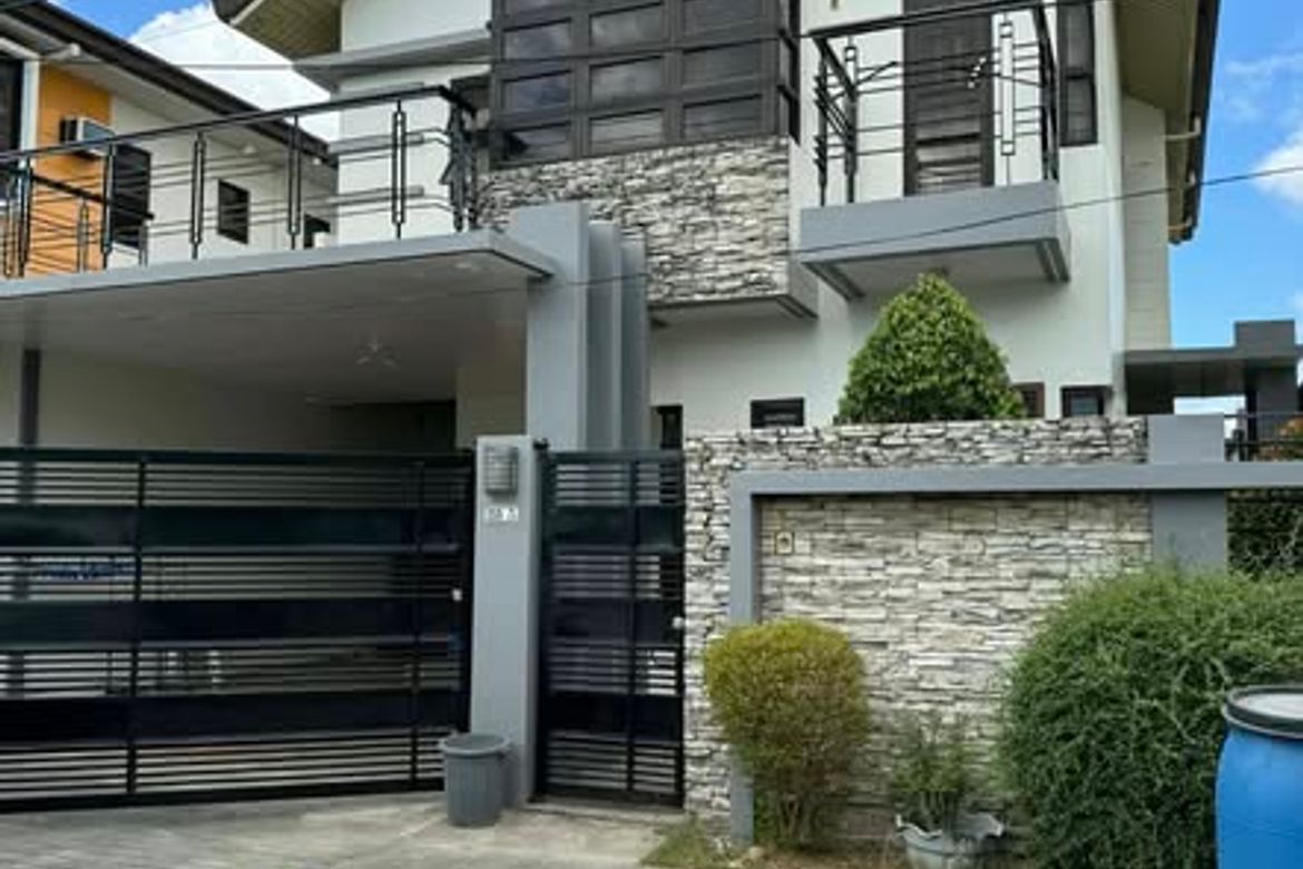 House for Sale in Santo Rosario, San Fernando, Pampanga