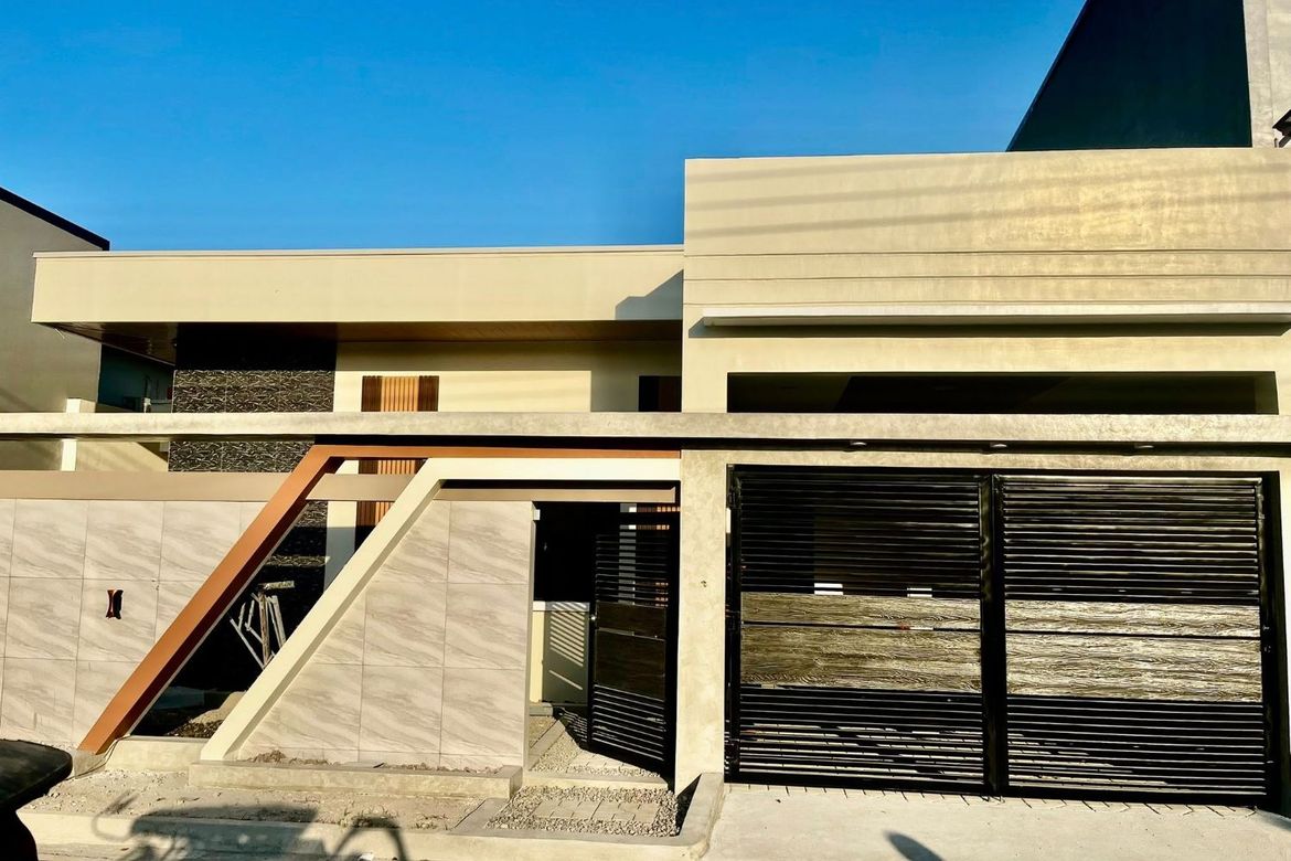 House for Sale in Santo Rosario, San Fernando, Pampanga