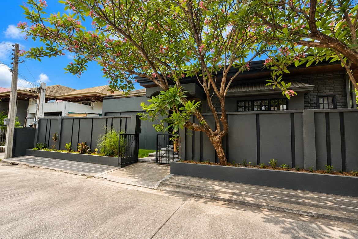 House for Sale in Ugong Norte, Quezon City, Metro Manila