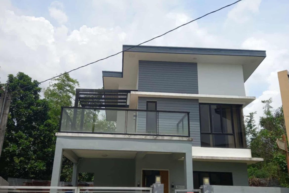 House for Sale in West Beverly Hills, Langkaan I, Dasmariñas, Cavite