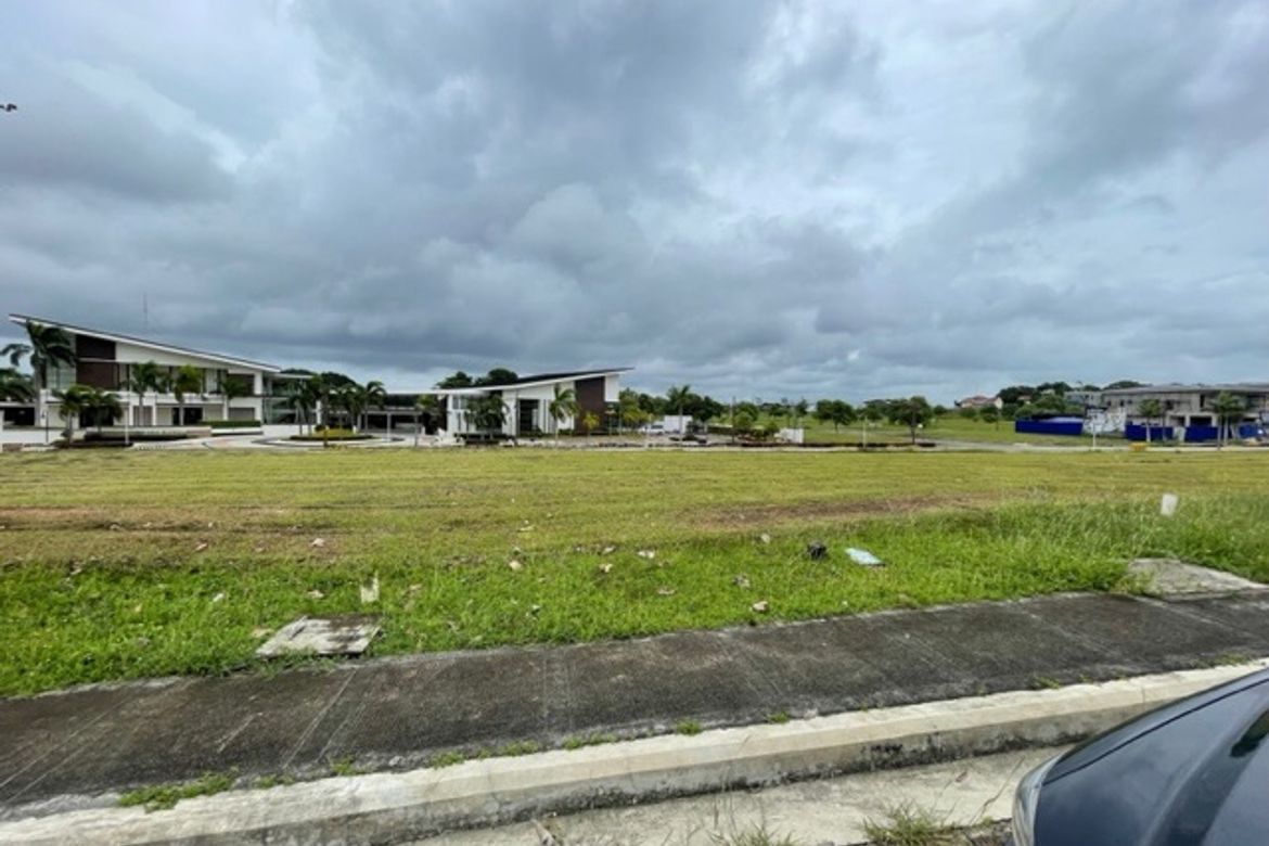 Land for Sale in Alabang West Village, Almanza Dos, Las Piñas, Metro Manila