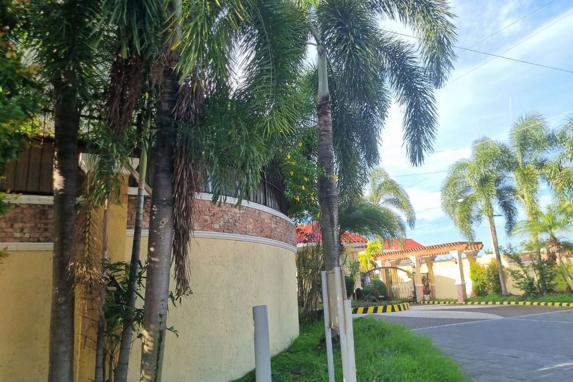 Land for Sale in Almanza Dos, Las Piñas, Metro Manila
