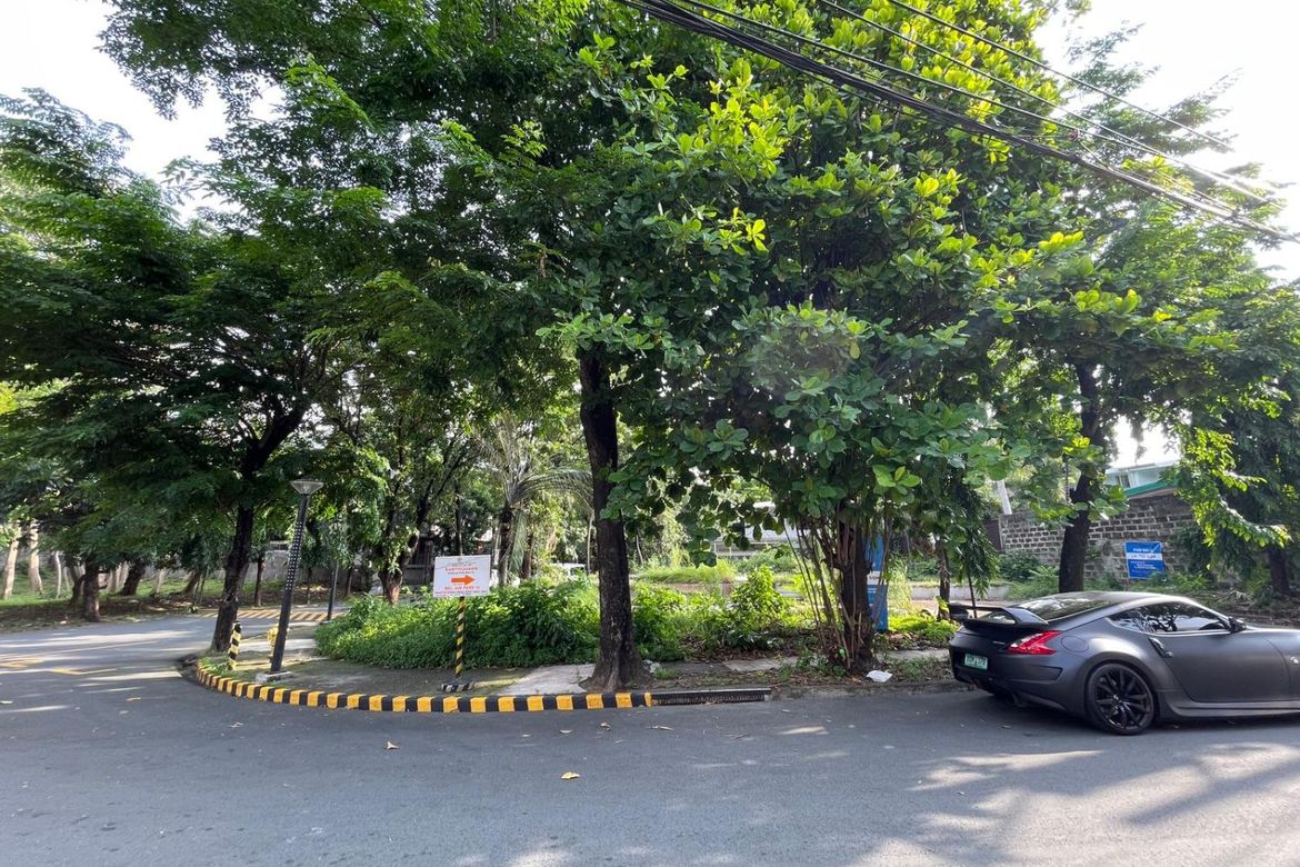 Land for Sale in Bel-Air, Makati City – photo 2