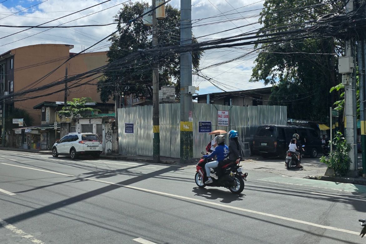 Land for Sale in Cembo, Makati, Metro Manila near MRT-3 Guadalupe