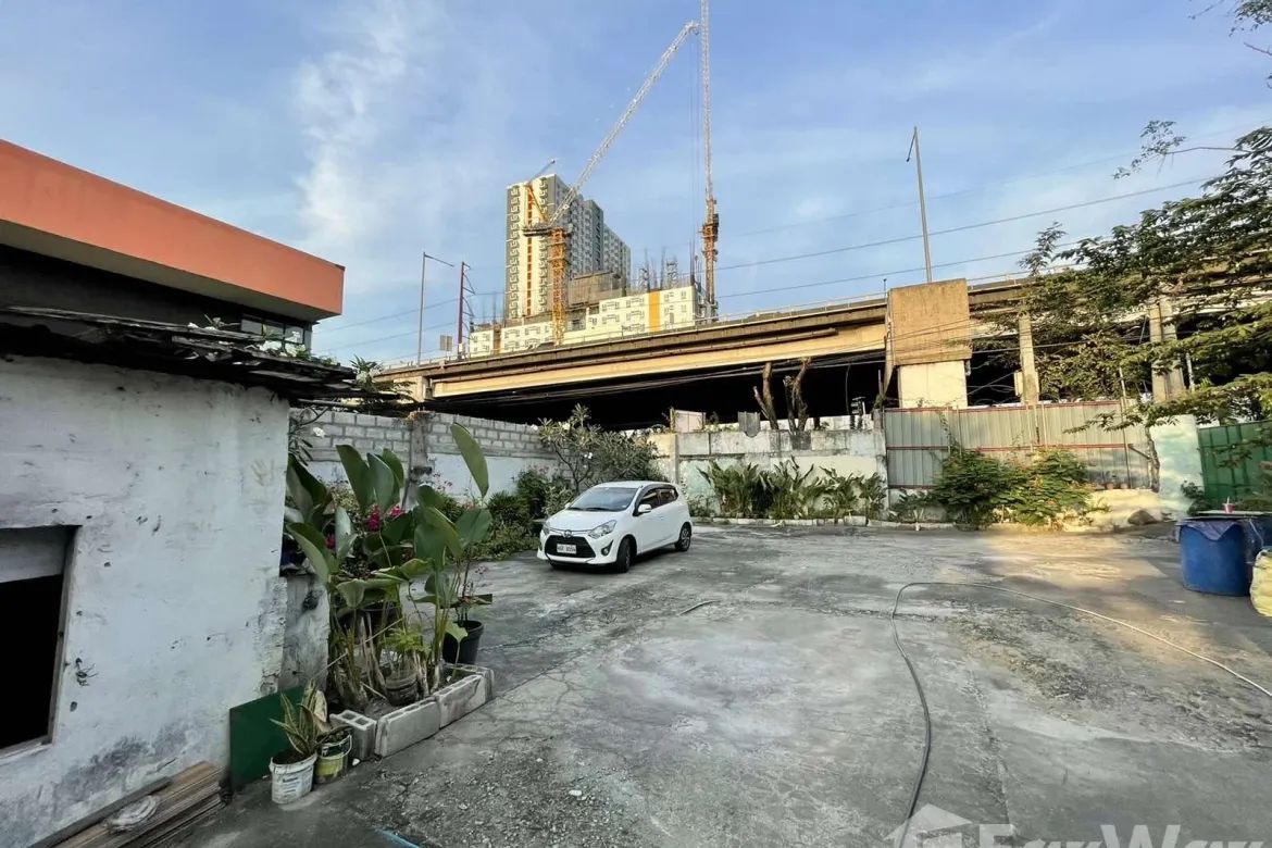 Land for Sale in Comembo, Makati, Metro Manila – photo 2