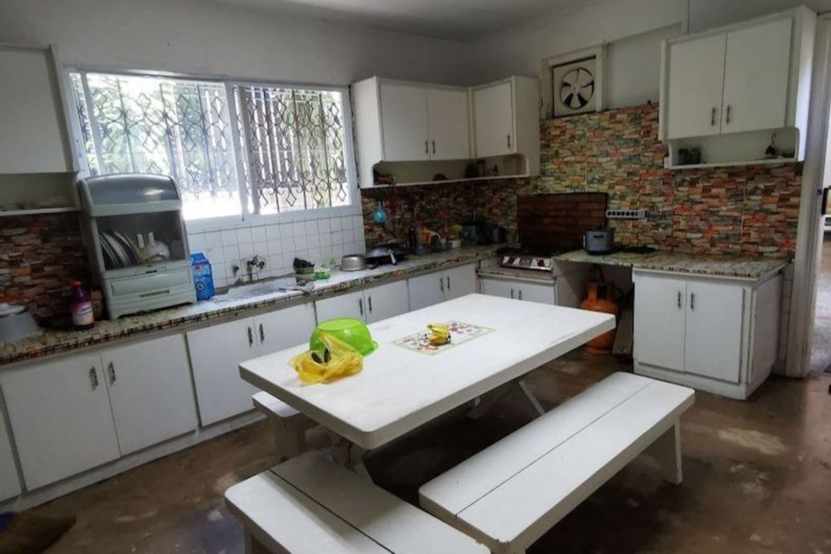 Land for Sale in Dasmariñas North, Makati, Metro Manila near MRT-3 Ayala – photo 7