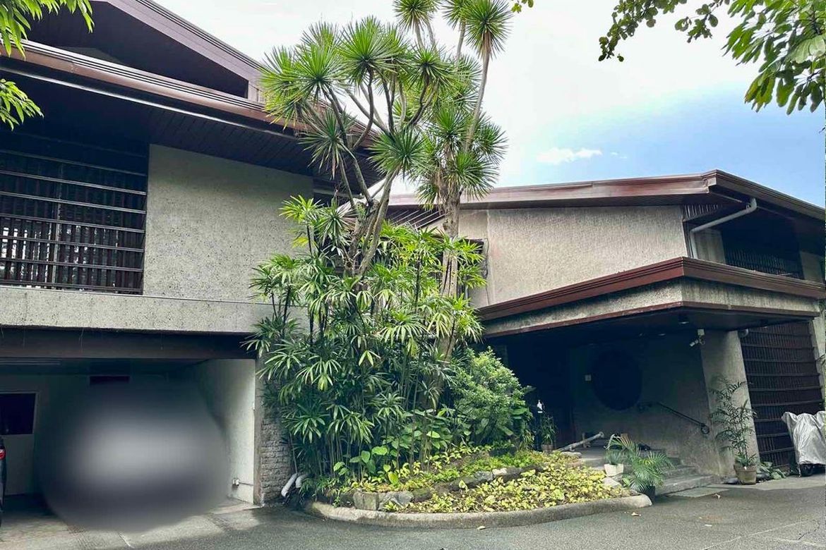 Land for Sale in Dasmariñas North, Makati, Metro Manila near MRT-3 Ayala