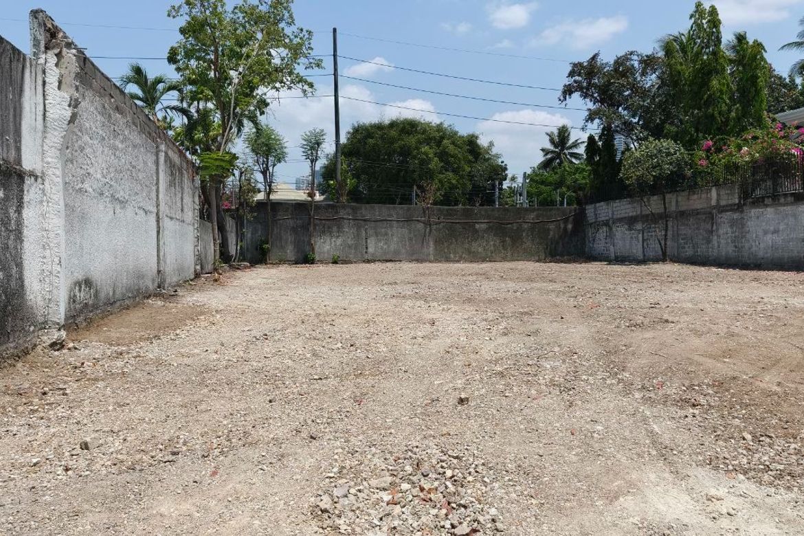 Land for Sale in Dasmariñas North, Makati, Metro Manila near MRT-3 Ayala – photo 3